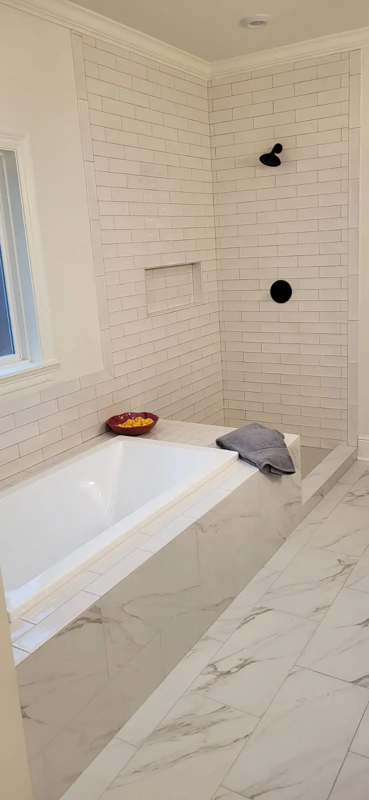 Tiled soaking tub and walk-in shower, bathroom remodel in Hattiesburg, MS